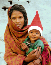 mujer con niño en Gujarat