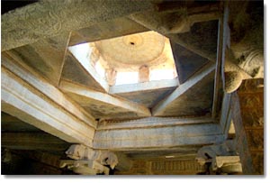 techo del templo hazara rama